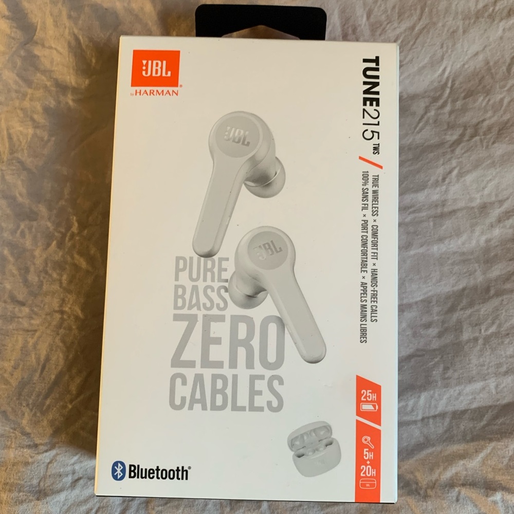 BRAND NEW wireless/Bluetooth ear buds
